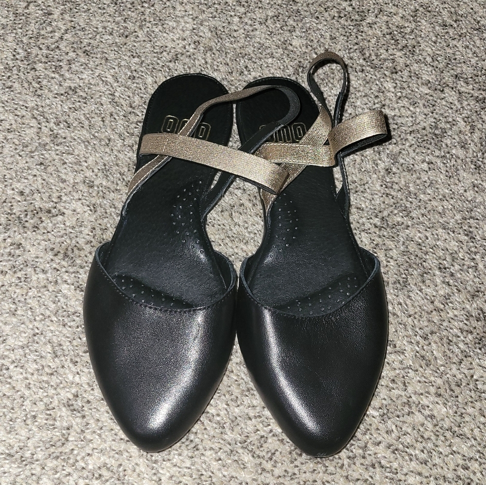 New without tags ONO leather flats